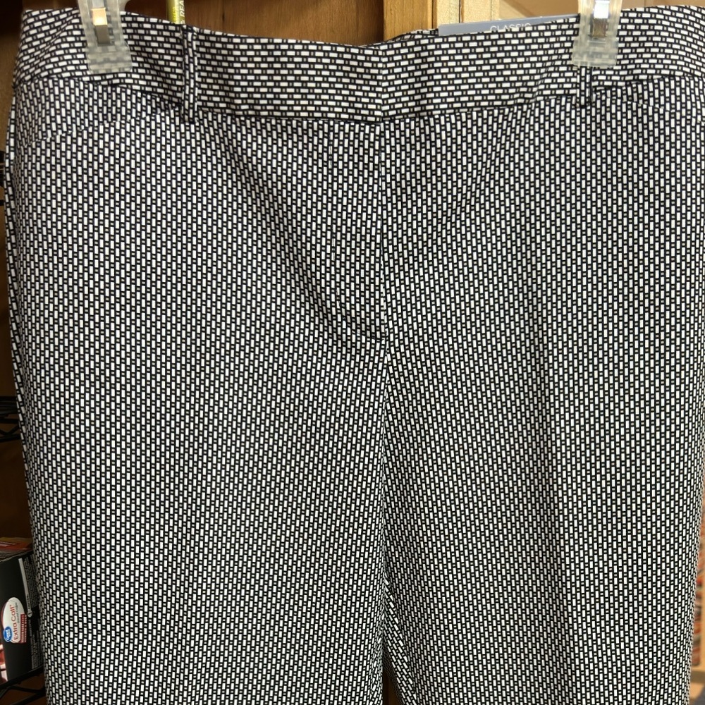 NWT Women’s size 16 pants by Liz Claiborne